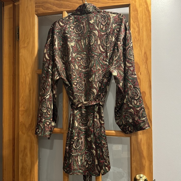 VS Paisley Satin Robe - Picture 3 of 7